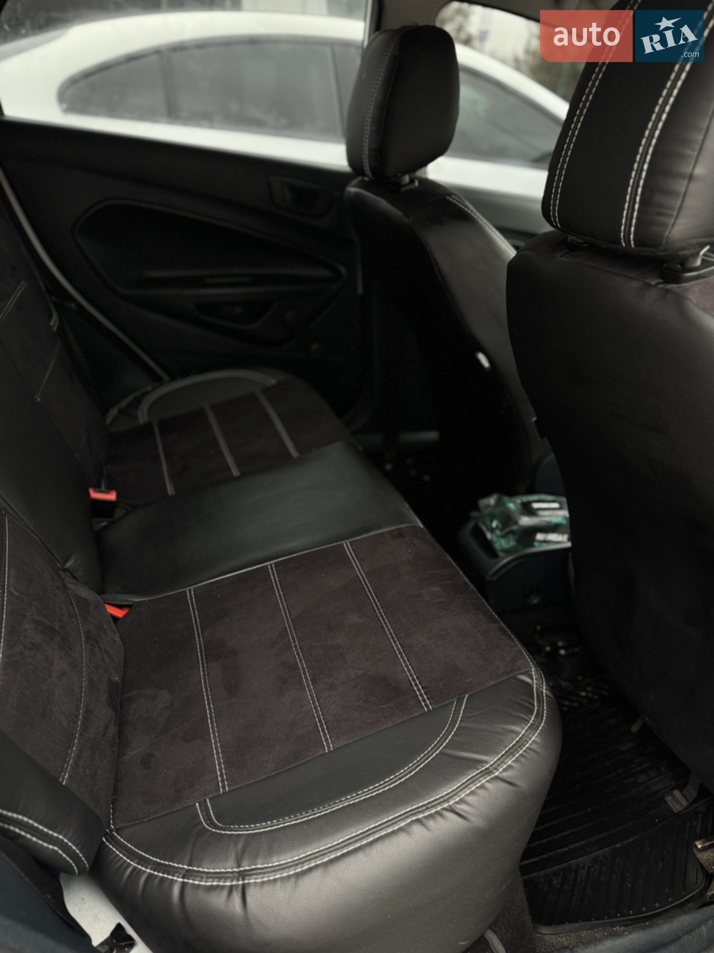 2011 Ford Fiesta - мініатюра 9
