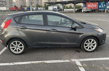 Хетчбек Ford Fiesta 2016 в Києві
