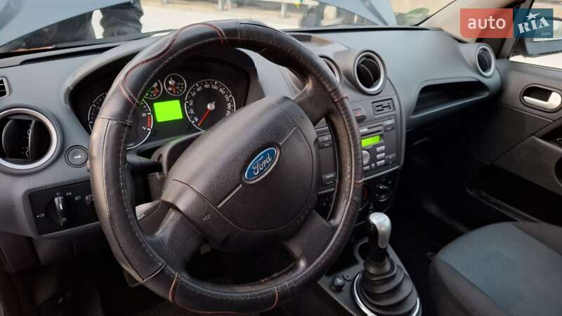 Хетчбек Ford Fiesta 2008 в Києві