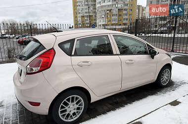 Хетчбек Ford Fiesta 2015 в Черкасах