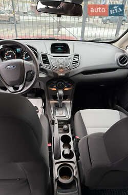 Хетчбек Ford Fiesta 2015 в Черкасах