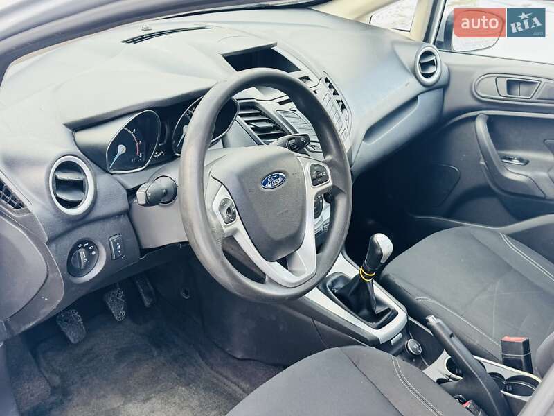 Седан Ford Fiesta 2018 в Києві