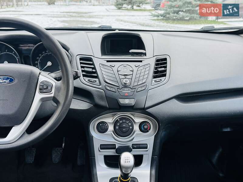 Седан Ford Fiesta 2018 в Києві