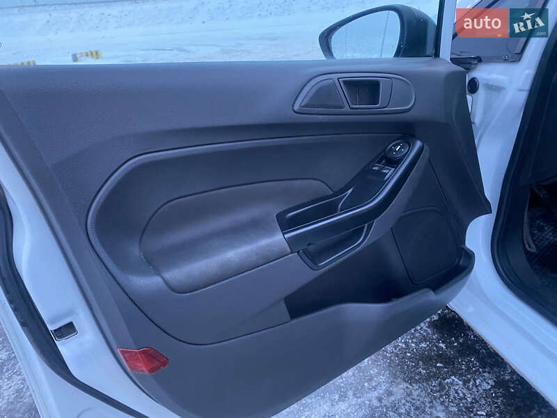 Хетчбек Ford Fiesta 2013 в Львові