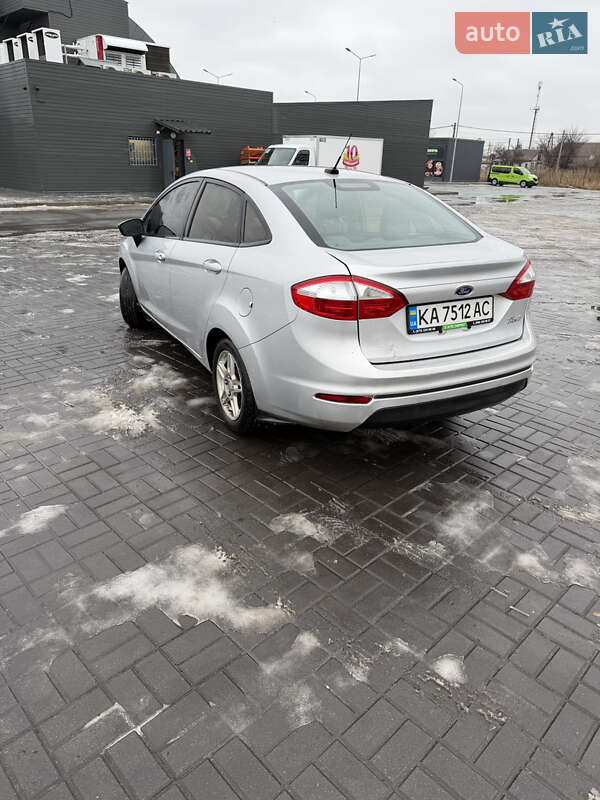 Седан Ford Fiesta 2017 в Днепре