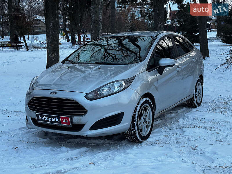 Седан Ford Fiesta 2016 в Киеве фото Седан Ford Fiesta 2016 в Киеве