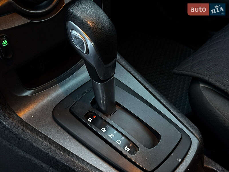 Седан Ford Fiesta 2016 в Киеве фото 15 Седан Ford Fiesta 2016 в Киеве