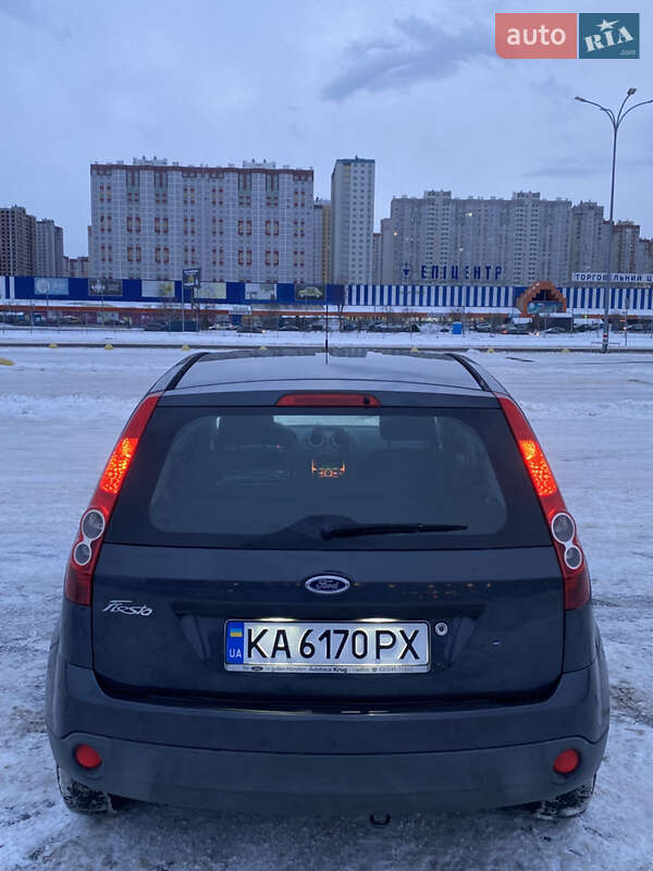 Хетчбек Ford Fiesta 2005 в Києві