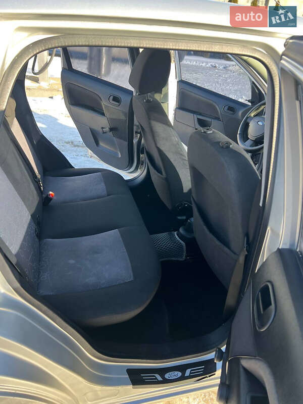 Хэтчбек Ford Fiesta 2006 в Тернополе