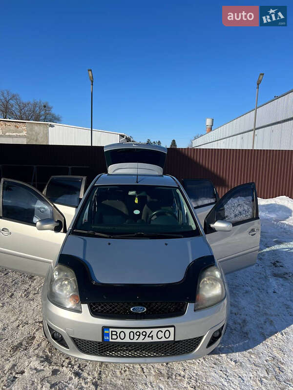 Хэтчбек Ford Fiesta 2006 в Тернополе
