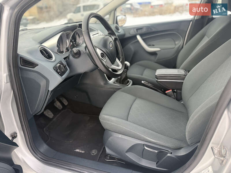 Хэтчбек Ford Fiesta 2010 в Виннице