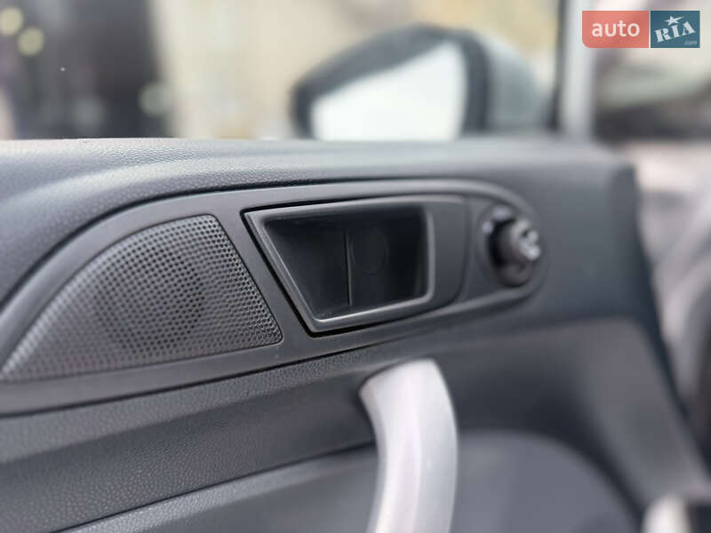 Хэтчбек Ford Fiesta 2010 в Виннице