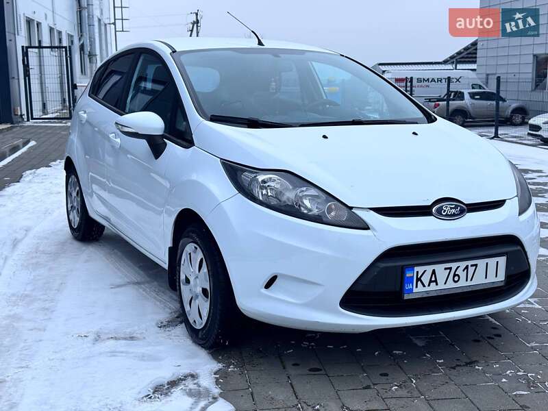Хэтчбек Ford Fiesta 2011 в Ивано-Франковске