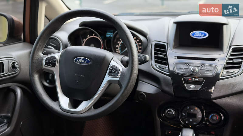 Седан Ford Fiesta 2016 в Миколаєві