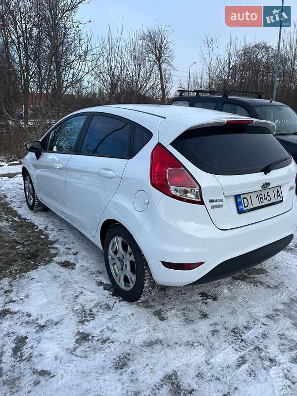 Хэтчбек Ford Fiesta 2016 в Киеве