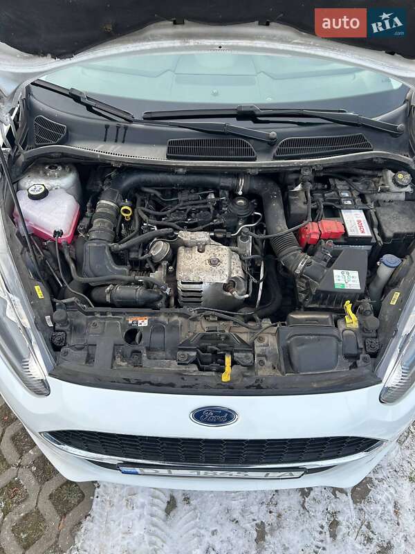 Хэтчбек Ford Fiesta 2016 в Киеве