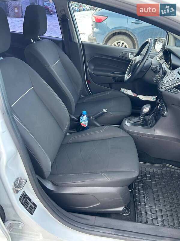 Хэтчбек Ford Fiesta 2016 в Киеве