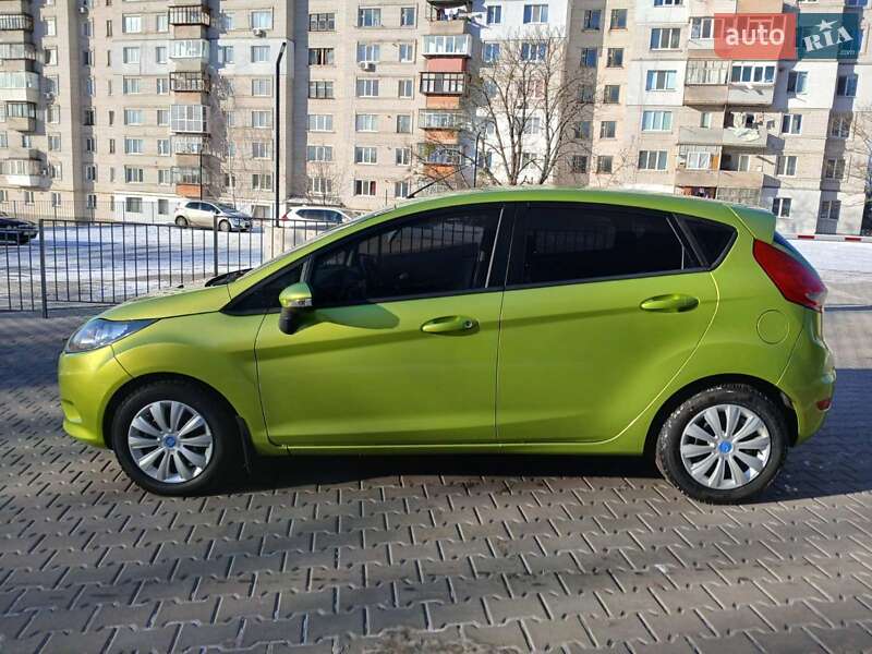 Хэтчбек Ford Fiesta 2011 в Фастове