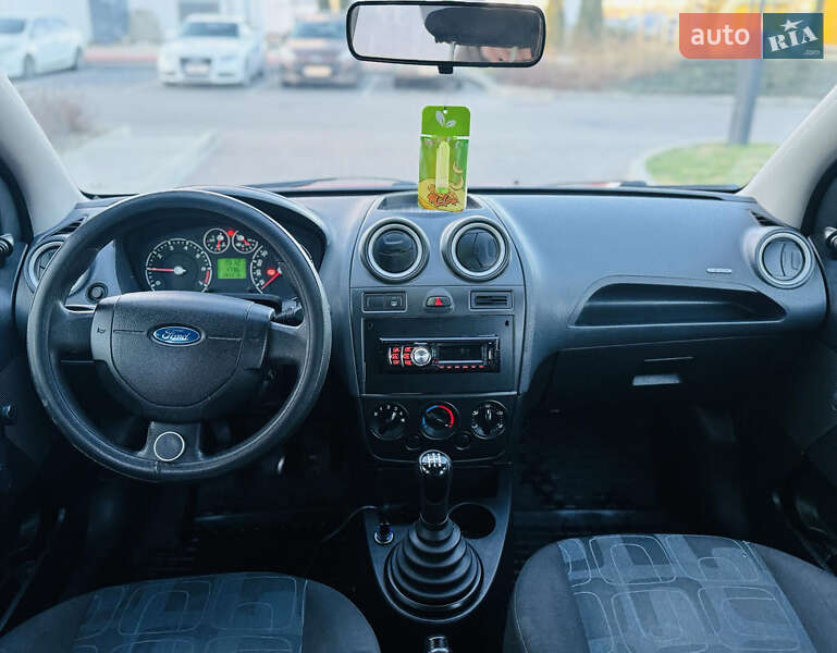 Хэтчбек Ford Fiesta 2007 в Киеве
