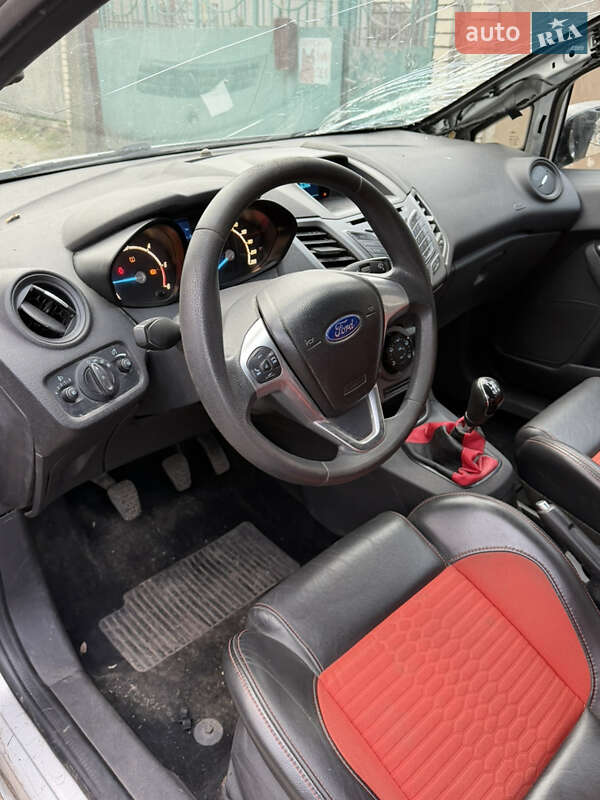 Хетчбек Ford Fiesta 2014 в Запоріжжі
