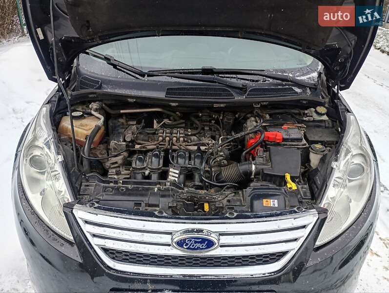 Седан Ford Fiesta 2012 в Лубнах