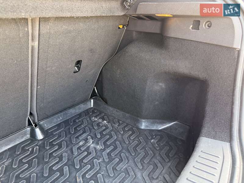 Хетчбек Ford Fiesta 2013 в Києві