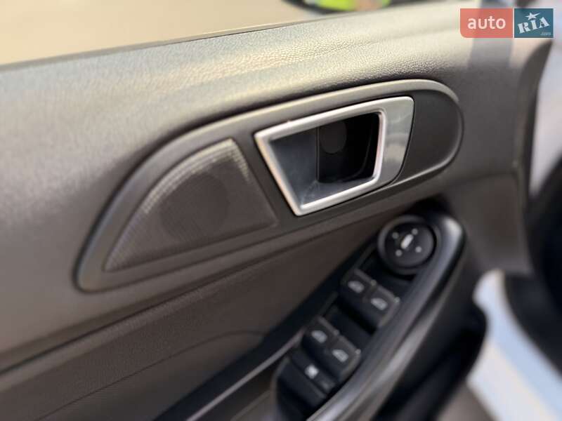 Хетчбек Ford Fiesta 2013 в Києві