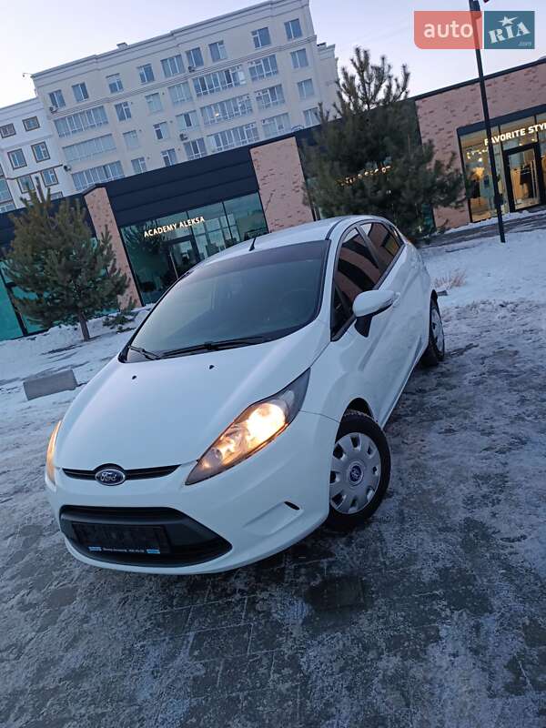 Хетчбек Ford Fiesta 2012 в Хмельницькому