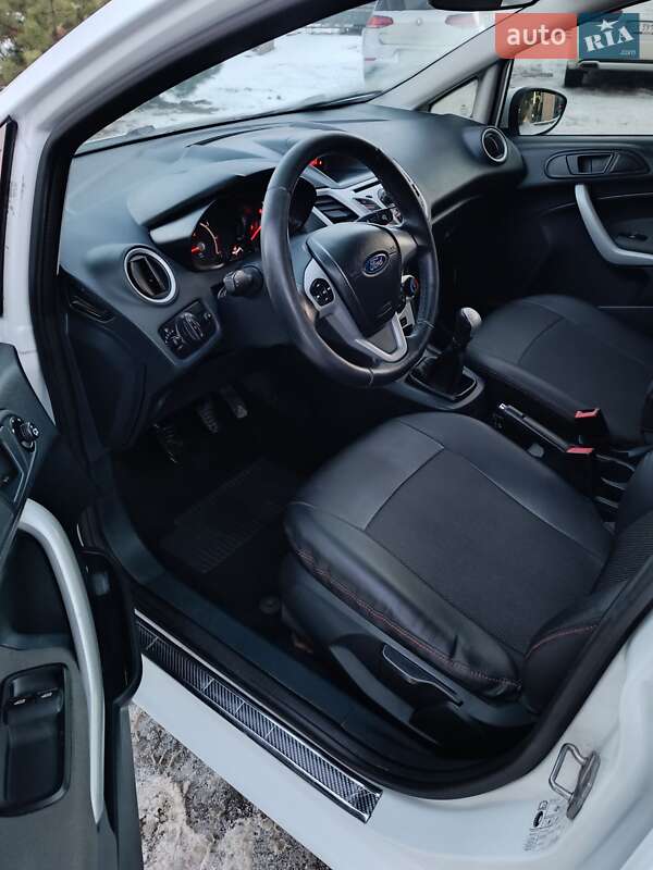 Хетчбек Ford Fiesta 2012 в Хмельницькому