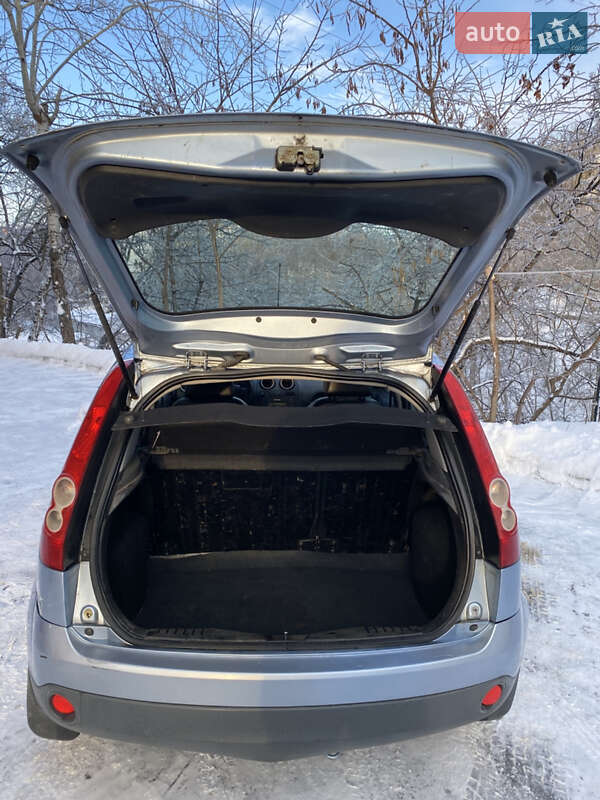 Хэтчбек Ford Fiesta 2006 в Киеве