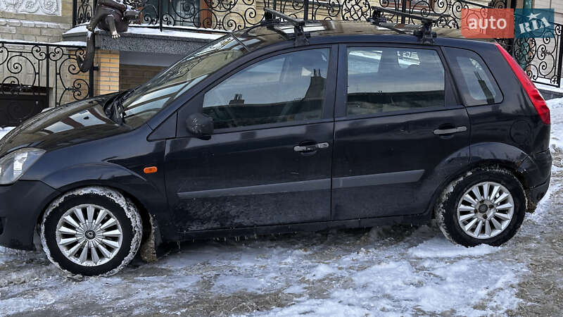 Хэтчбек Ford Fiesta 2008 в Киеве