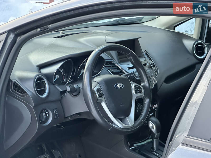 Седан Ford Fiesta 2014 в Киеве
