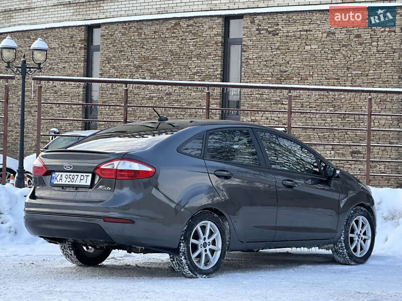 Седан Ford Fiesta 2014 в Киеве