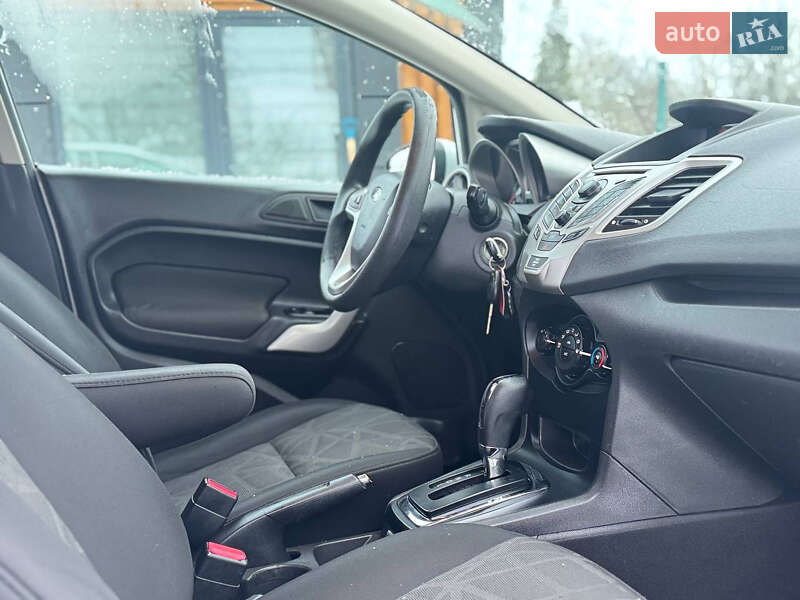 Хэтчбек Ford Fiesta 2013 в Дрогобыче