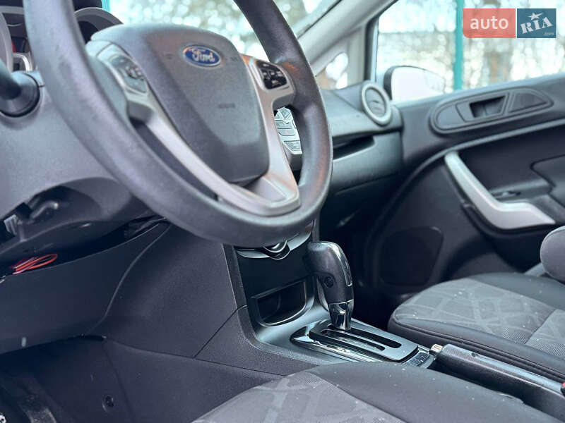 Хэтчбек Ford Fiesta 2013 в Дрогобыче