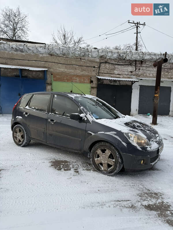Хэтчбек Ford Fiesta 2008 в Кривом Роге фото 4 Хэтчбек Ford Fiesta 2008 в Кривом Роге