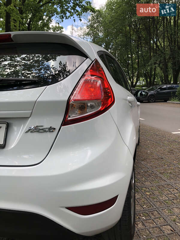 Хэтчбек Ford Fiesta 2016 в Виннице