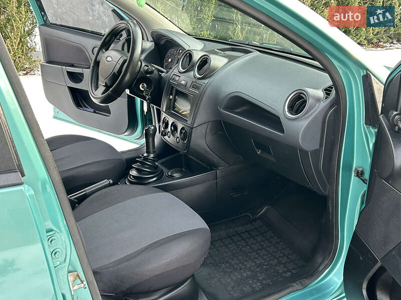Хэтчбек Ford Fiesta 2007 в Вапнярке фото 10 Хэтчбек Ford Fiesta 2007 в Вапнярке