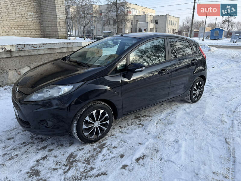 Хэтчбек Ford Fiesta 2011 в Конотопе