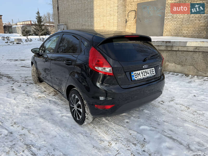 Хэтчбек Ford Fiesta 2011 в Конотопе