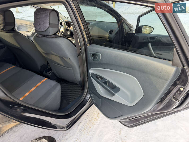 Хэтчбек Ford Fiesta 2011 в Конотопе