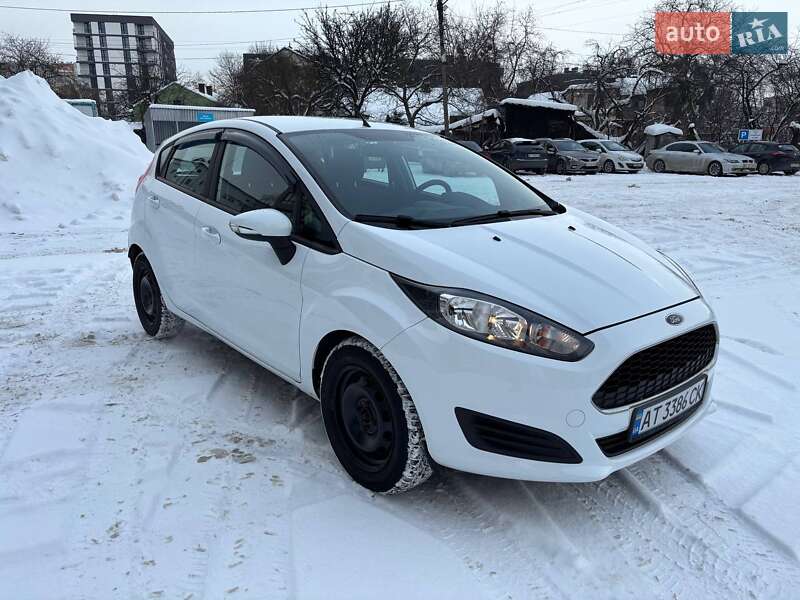Хетчбек Ford Fiesta 2016 в Львові
