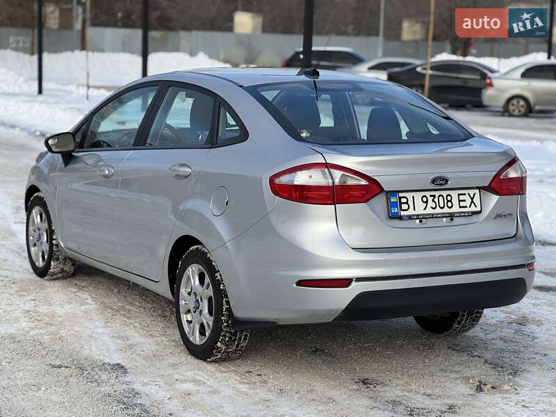 Седан Ford Fiesta 2016 в Днепре