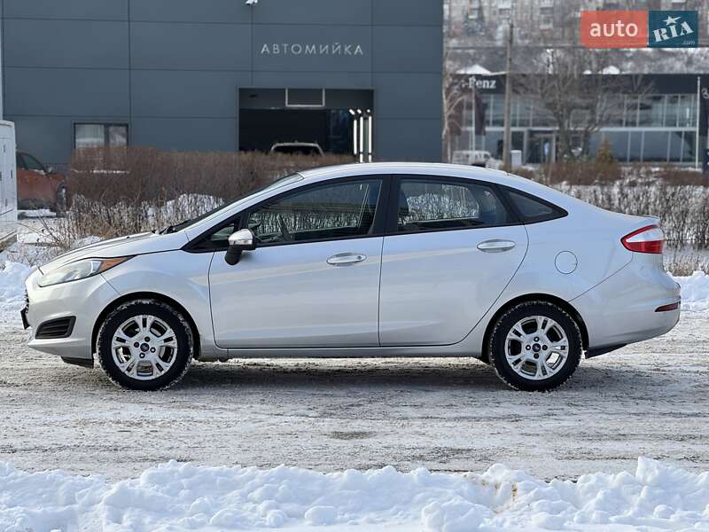Седан Ford Fiesta 2016 в Днепре
