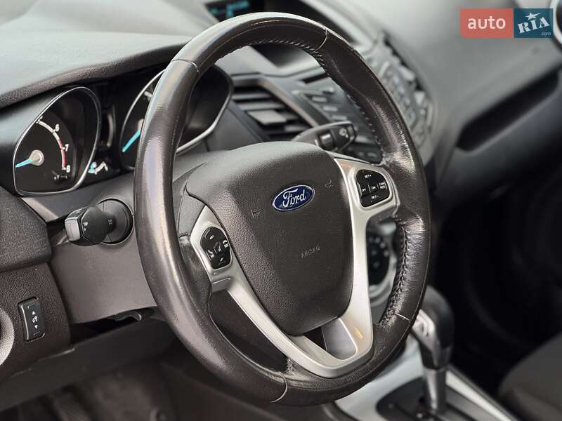 Седан Ford Fiesta 2016 в Днепре