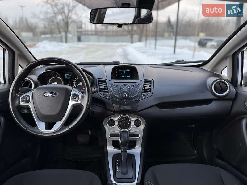 Седан Ford Fiesta 2016 в Днепре