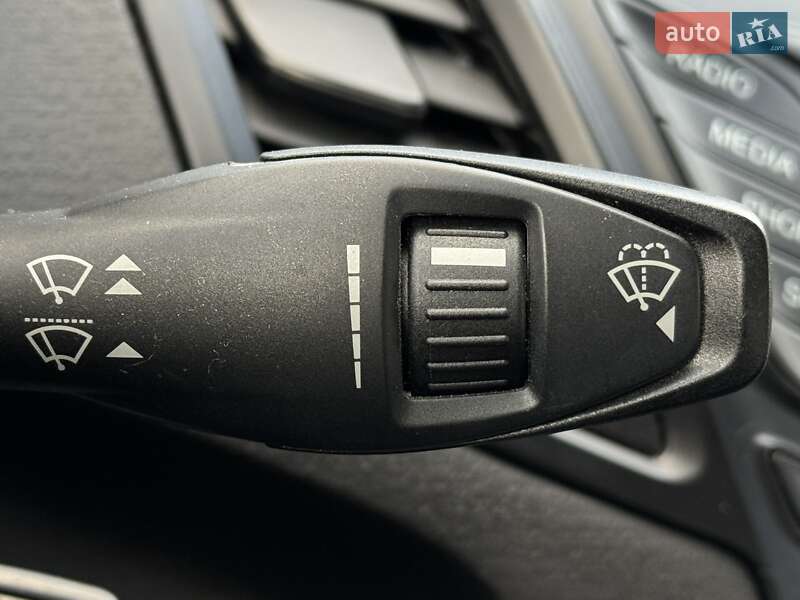 Седан Ford Fiesta 2016 в Днепре