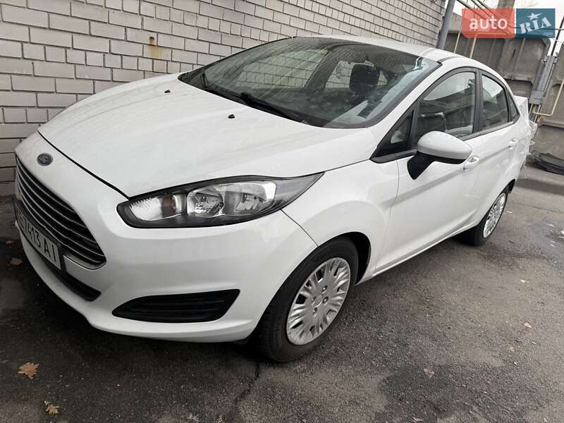 Седан Ford Fiesta 2014 в Днепре