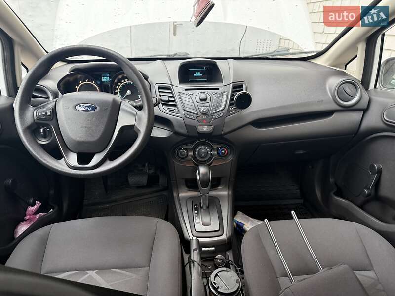 Седан Ford Fiesta 2014 в Днепре