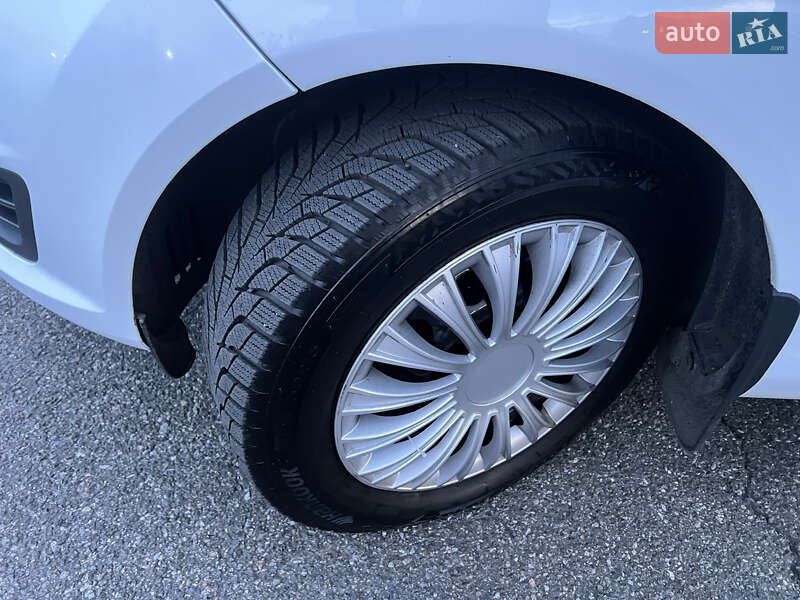 Хэтчбек Ford Fiesta 2017 в Киеве